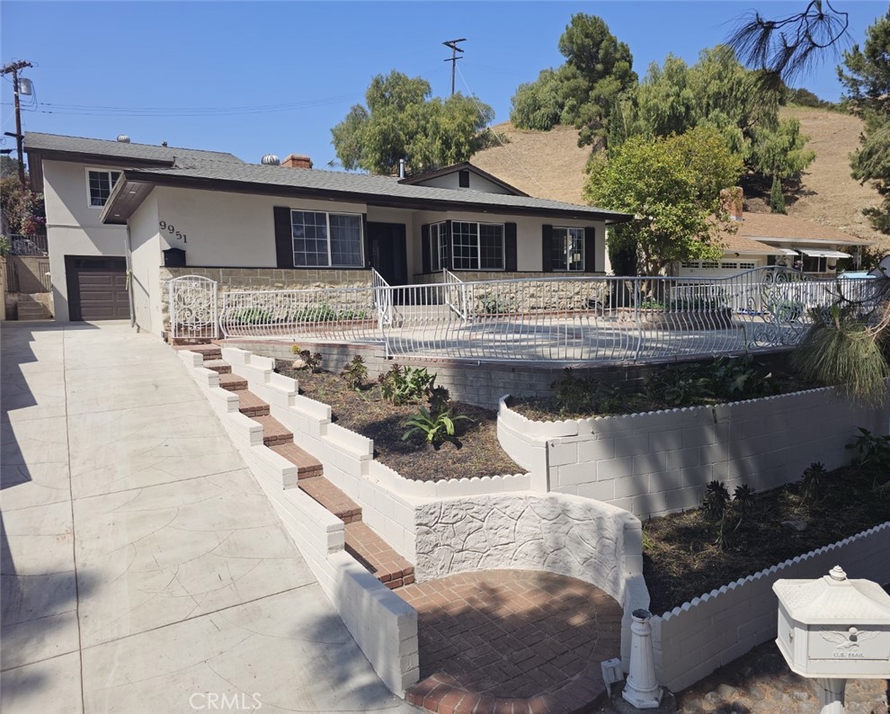 A property available for sale at 9951 Glencrest Circle, Sun Valley, CA 91504.