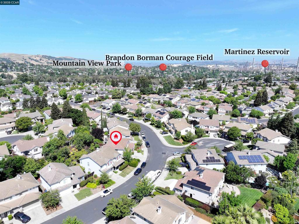 A property available for sale at 276 Oakwood Cir, Martinez, CA 94553.