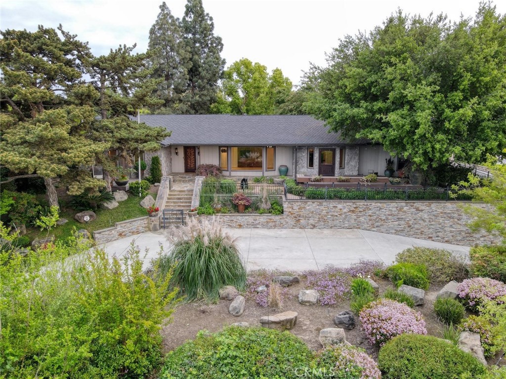 A property available for sale at 1409 W Big Sandy Road, Fresno, CA 93711.