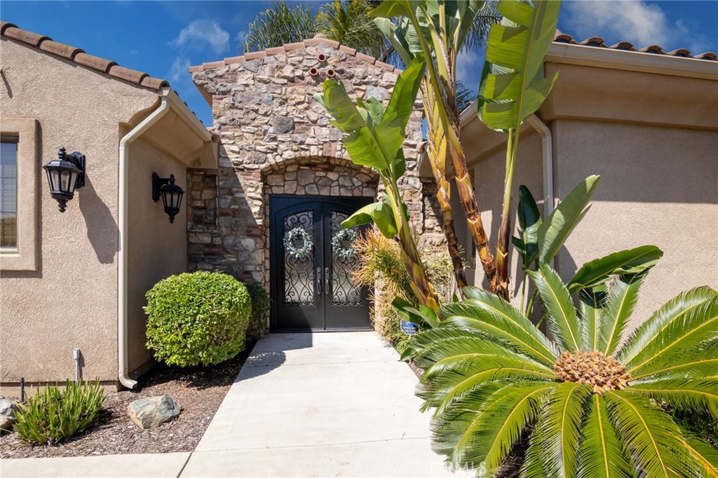 A property available for sale at 3863 Flowerwood Lane, Fallbrook, CA 92028.