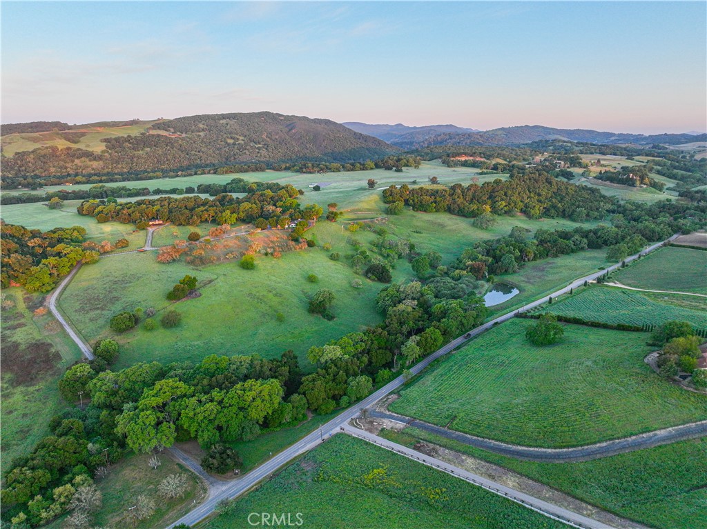 A property available for sale at 5161 Vineyard Drive, Paso Robles, CA 93446.
