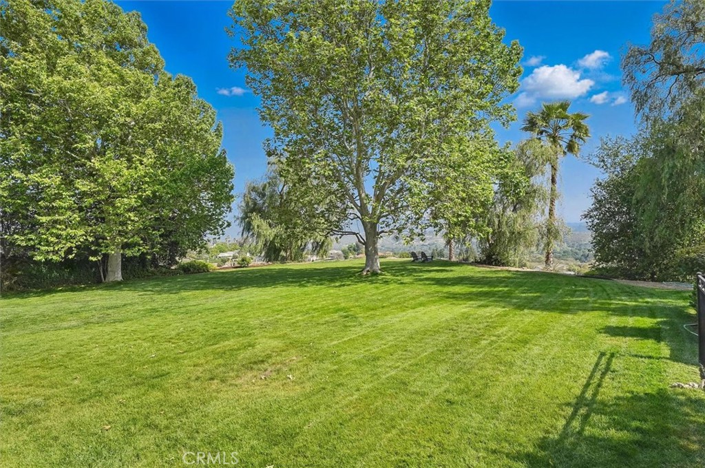 A property available for sale at 25132 Barnhill Road, Saugus, CA 91350.