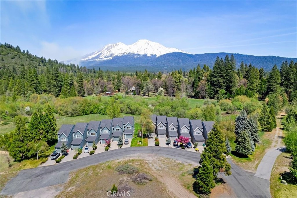 A property available for sale at 1422 Kingston Road, Mount Shasta, CA 96067.