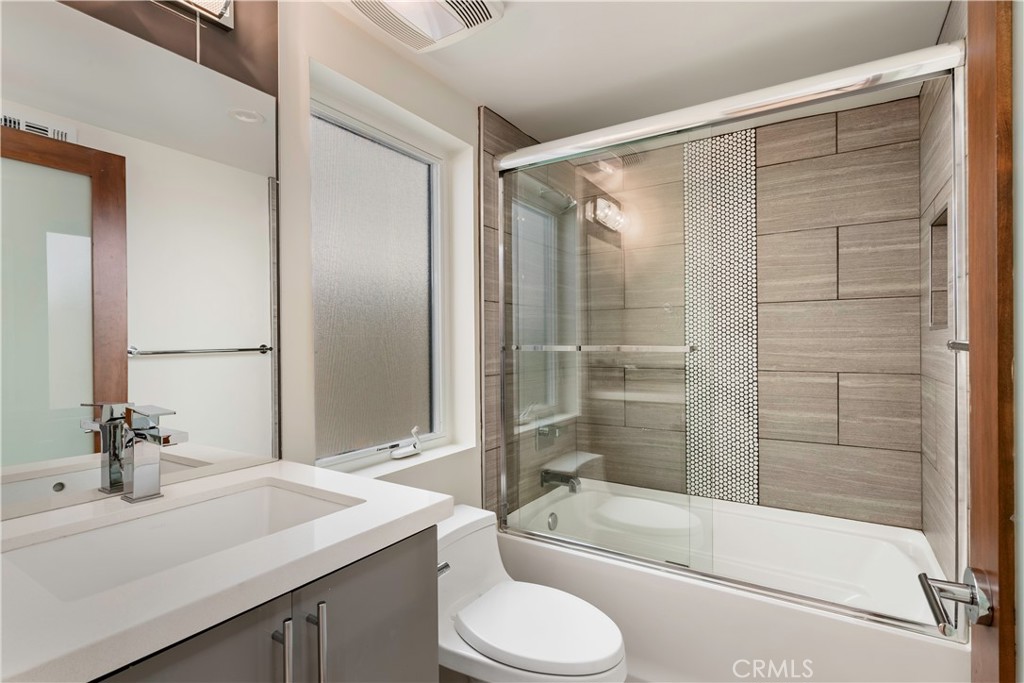 A property available for sale at 2799 E 21st Street, Signal Hill, CA 90755.