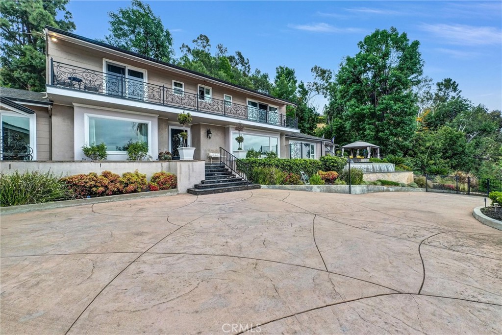 A property available for sale at 6226 Stanford Way, Whittier, CA 90601.