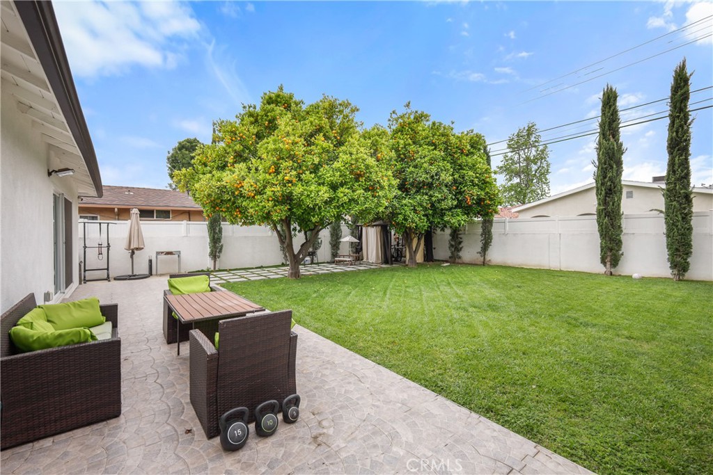A property available for sale at 6709 Mammoth Avenue, Valley Glen, CA 91405.