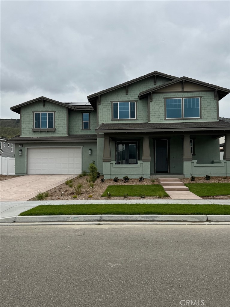A property available for sale at 469 Rose Street, Fillmore, CA 93015.