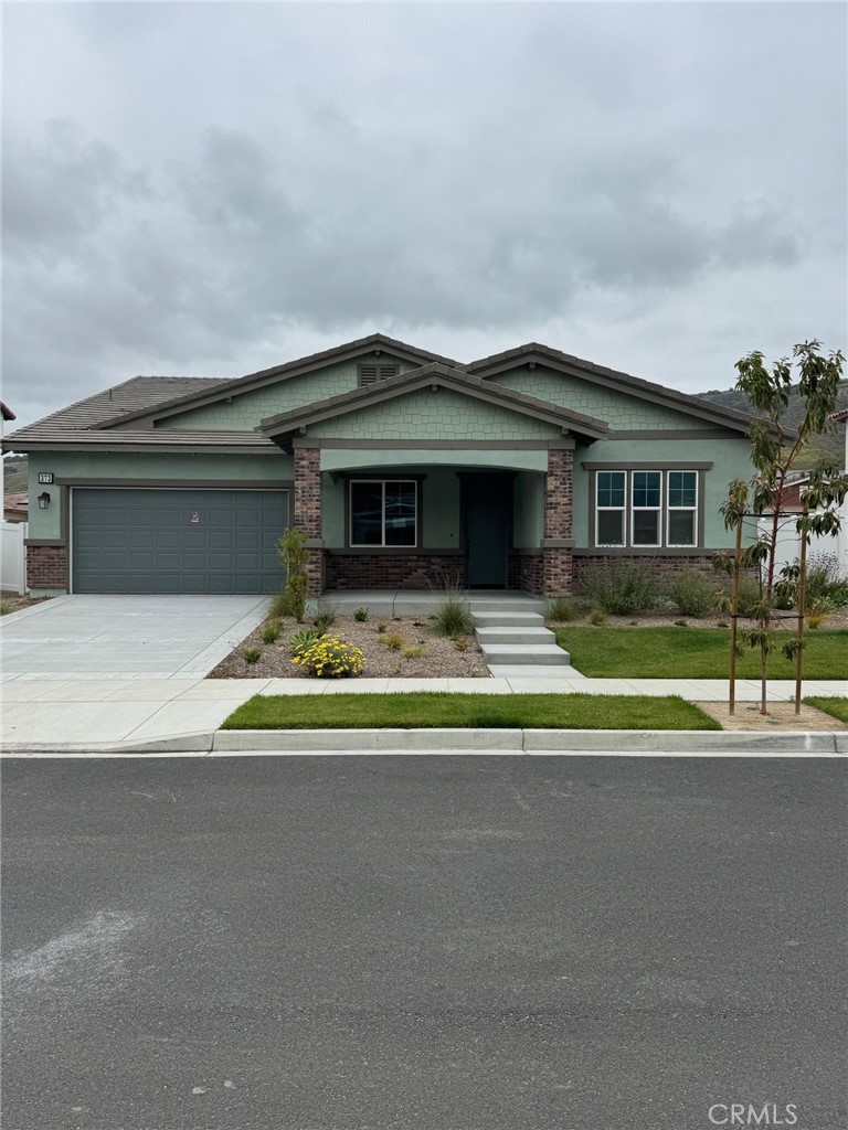 A property available for sale at 373 Wisteria Street, Fillmore, CA 93015.