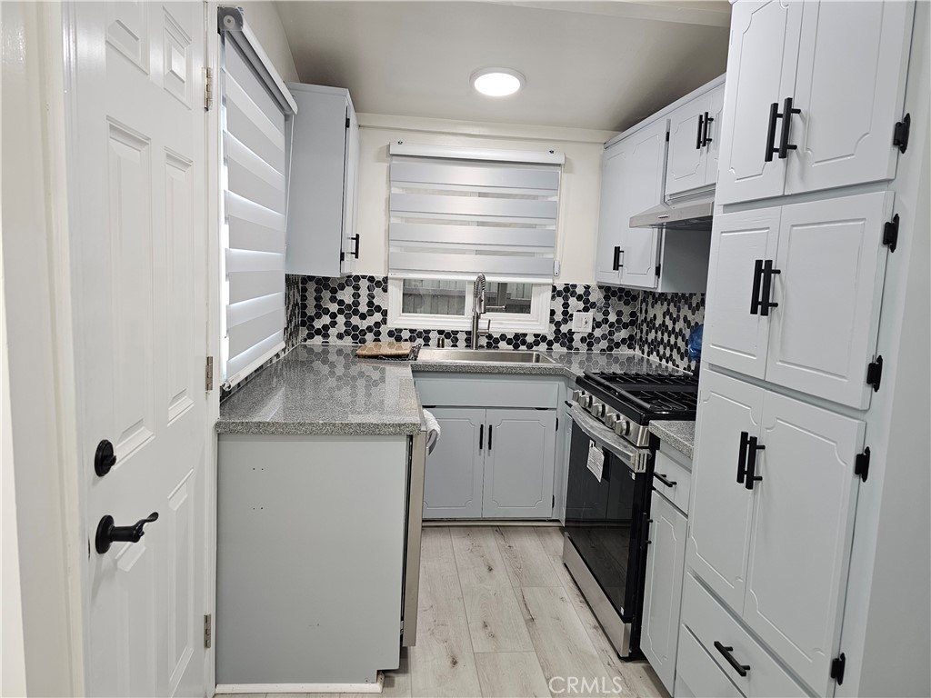 A property available for rent at 2547 Hermosa Avenue, Montrose, CA 91020.