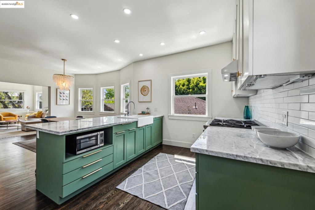 A property available for sale at 1341 Parker St 1341, Berkeley, CA 94702.