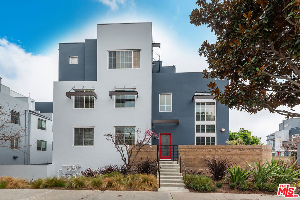 A property available for sale at 5300 Playa Vista Drive 12, Playa Vista, CA 90094.