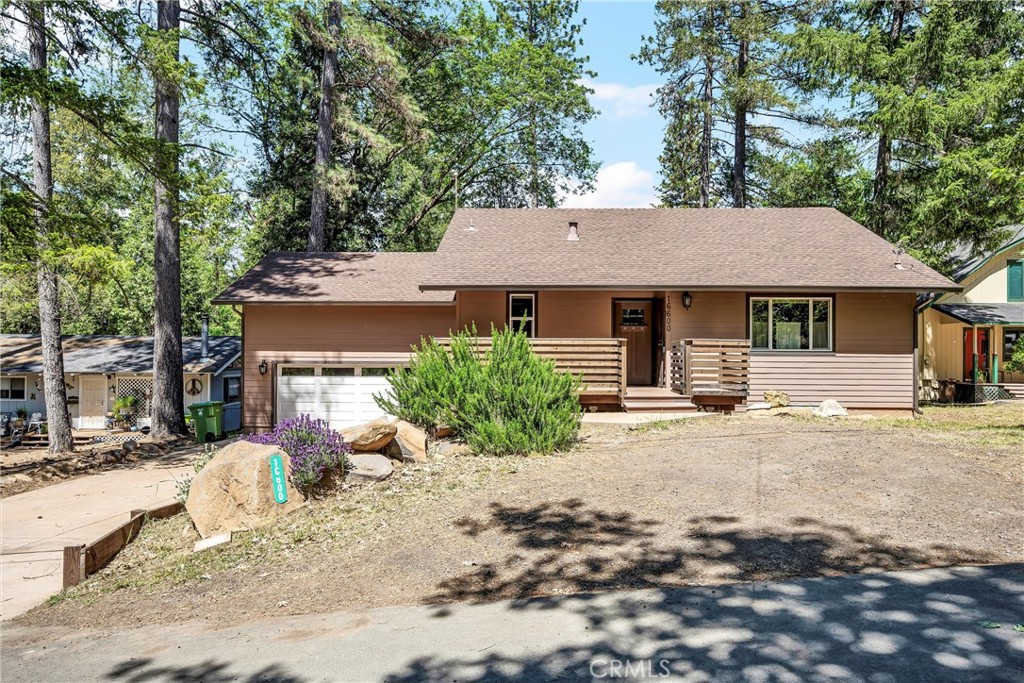 A property available for sale at 16600 Mountain View Drive, Cobb, CA 95426.