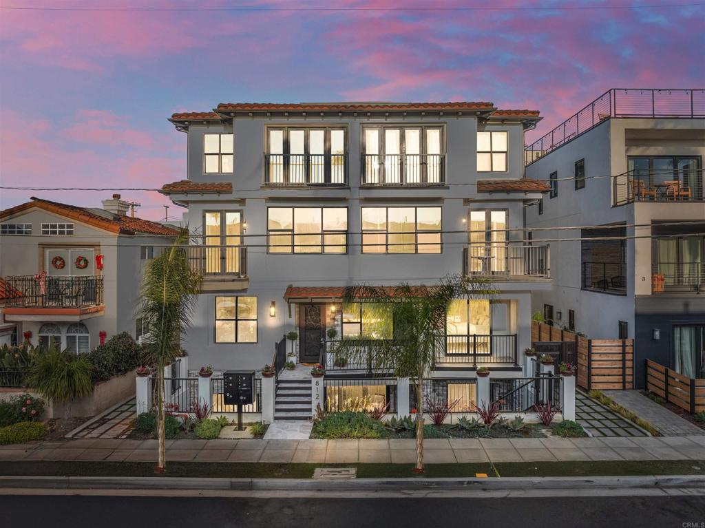 A property available for sale at 812 N Cleveland Street 3, Oceanside, CA 92054.