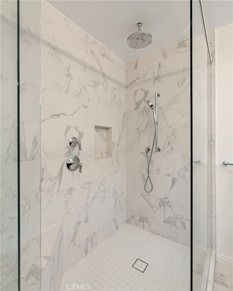 A property available for sale at 4119 Calle de Primera, Torrance, CA 90505.