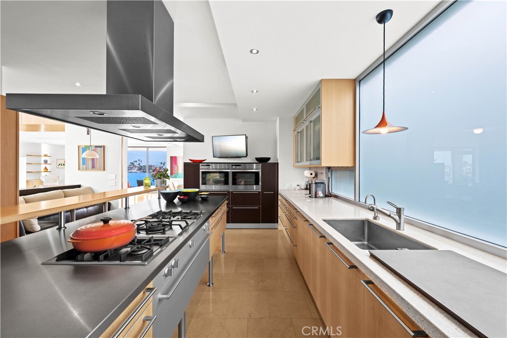 A property available for sale at 5490 E The Toledo, Long Beach, CA 90803.