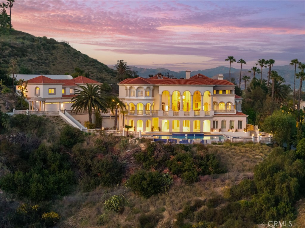 A property available for sale at 10219 Sunrise Lane, North Tustin, CA 92705.