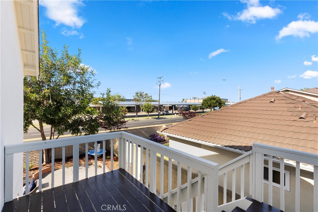 A property available for sale at 4287 Via Norte, Cypress, CA 90630.