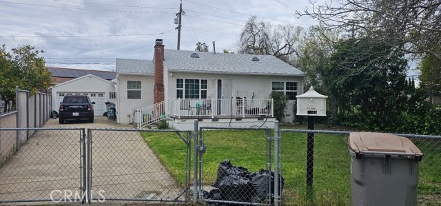 A property available for sale at 1409 Dobros Drive, West Sacramento, CA 95605.
