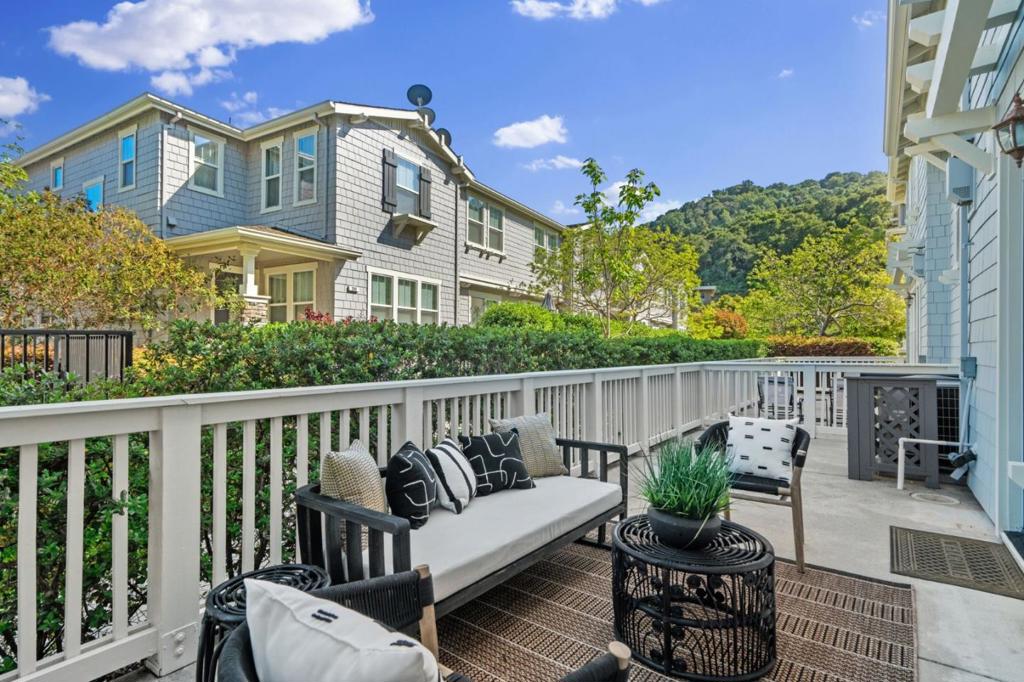 A property available for sale at 800 Live Oak Way 802, Belmont, CA 94002.