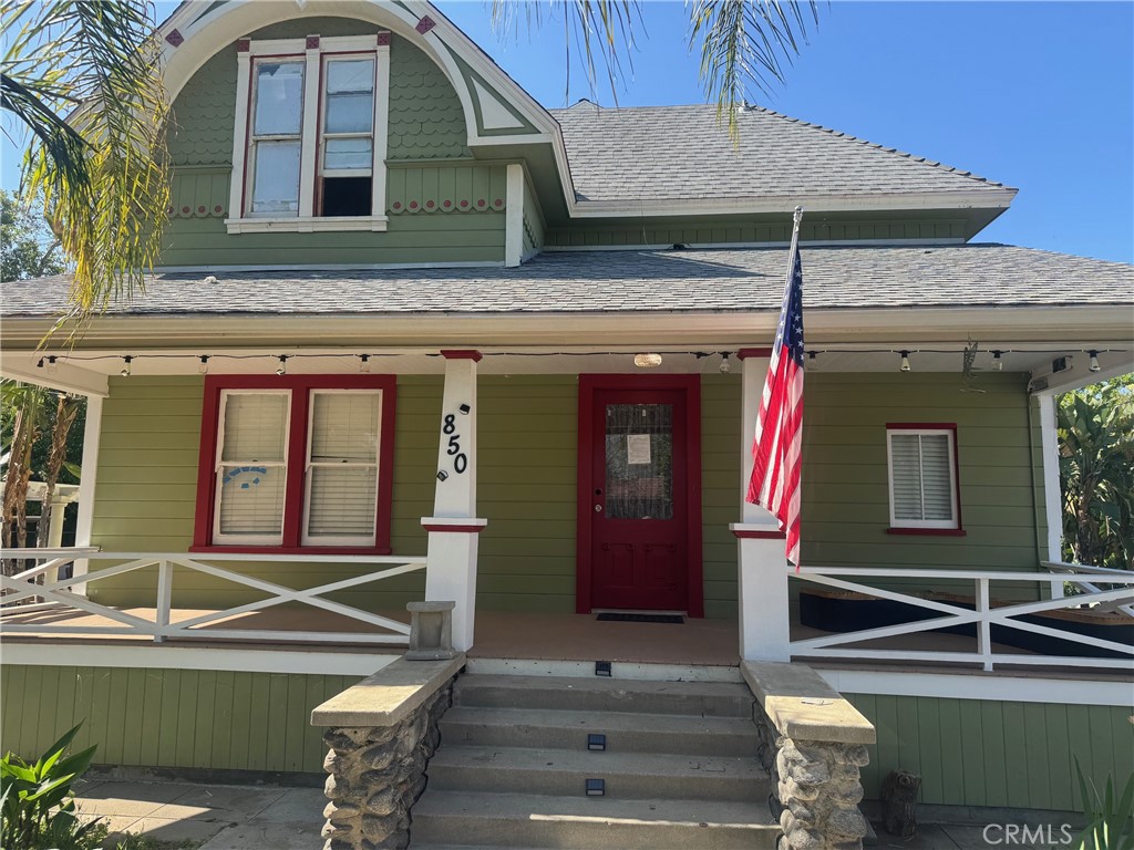 A property available for sale at 850 E Columbia Avenue, Pomona, CA 91767.