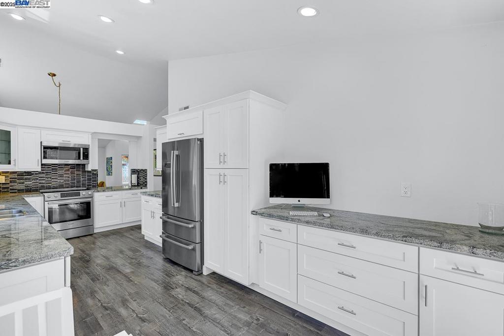 A property available for sale at 419 Longridge Dr, Vallejo, CA 94591.