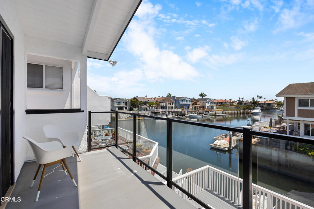 A property available for sale at 3960 W Hemlock Street, Oxnard, CA 93035.