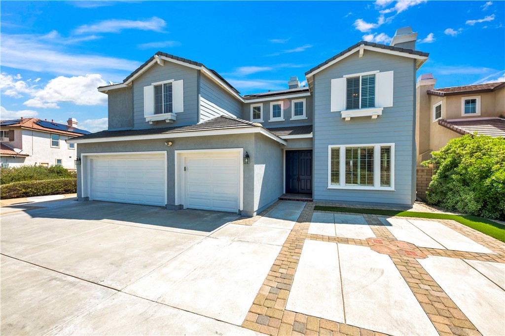 A property available for sale at 8 Via Del Fico Court, Lake Elsinore, CA 92532.