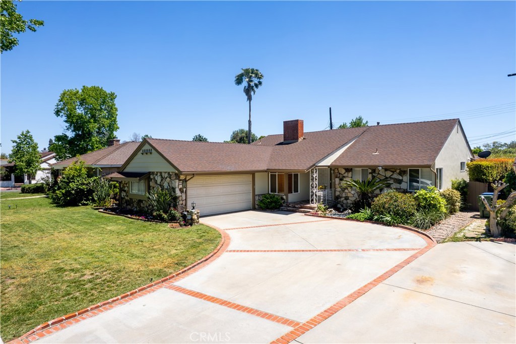A property available for sale at 15142 Tuba Street, San Fernando, CA 91345.