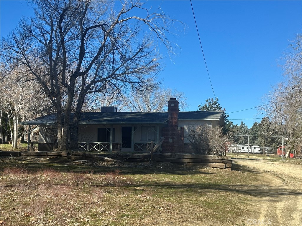 A property available for sale at 40103 87th Street W, Leona Valley, CA 93551.
