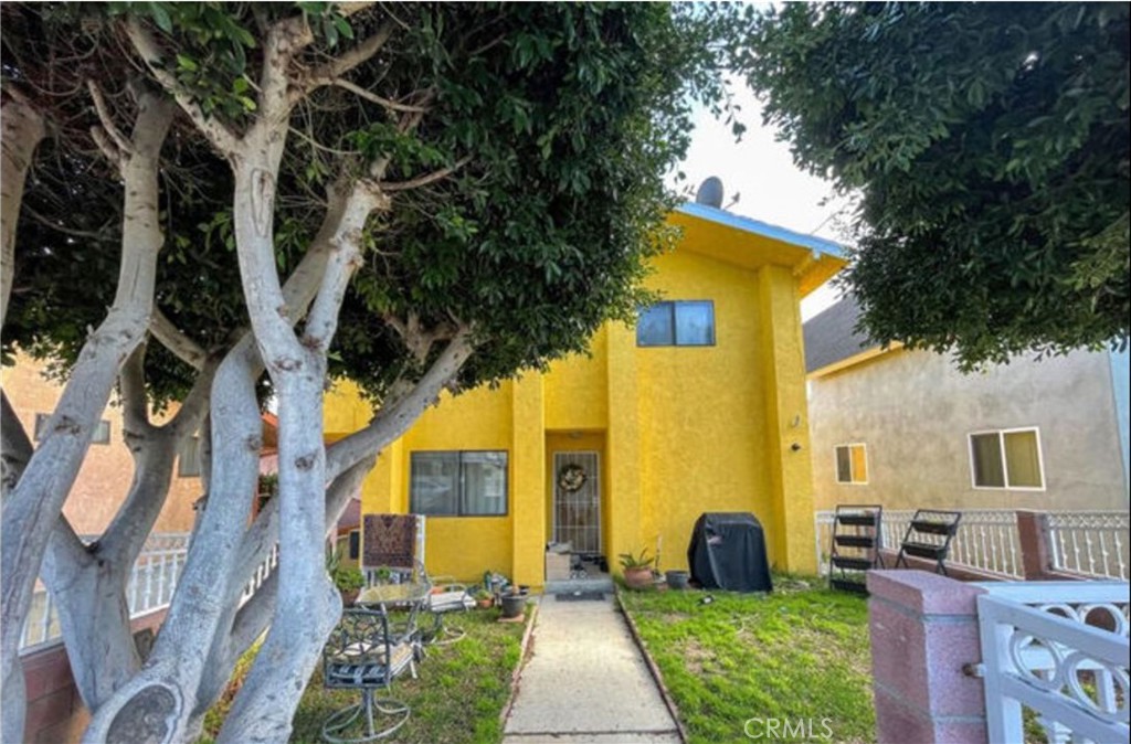 A property available for sale at 940 Hillcrest, El Segundo, CA 90245.