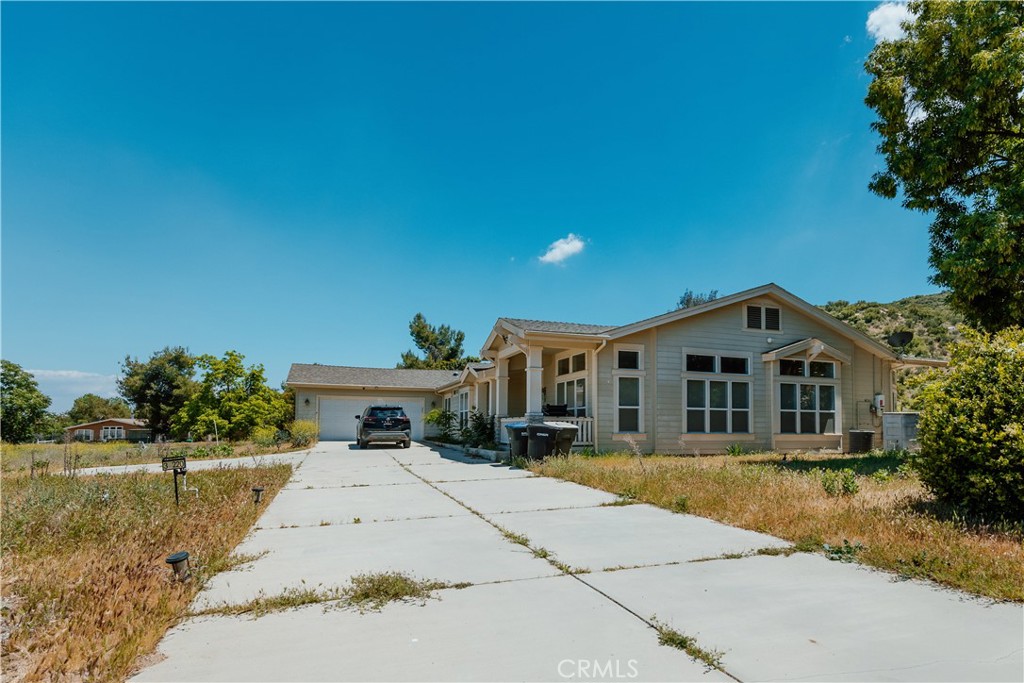 A property available for sale at 33220 Wilson Street, Wildomar, CA 92595.
