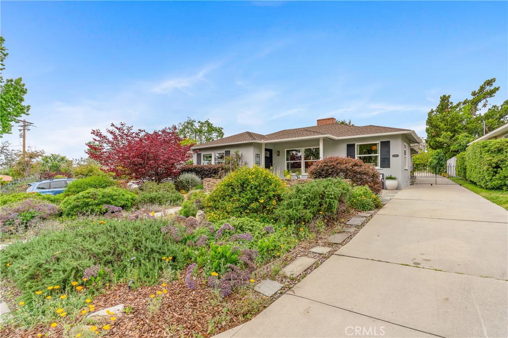 A property available for sale at 1981 Sinaloa Avenue, Altadena, CA 91001.