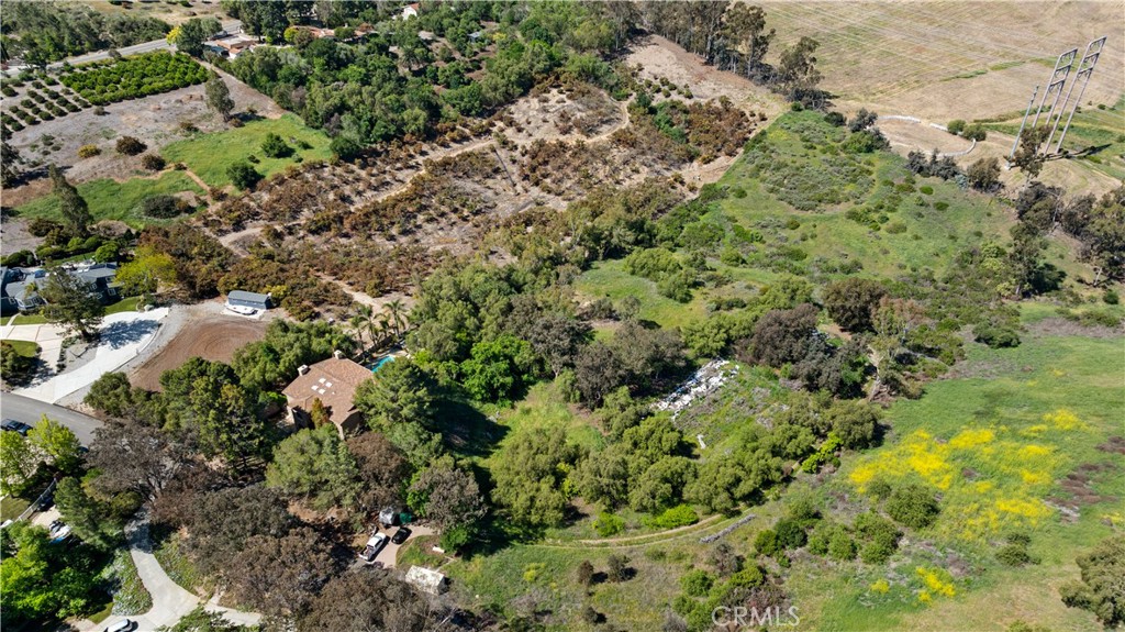 A property available for sale at 3365 Chestnut Lane, Camarillo, CA 93012.