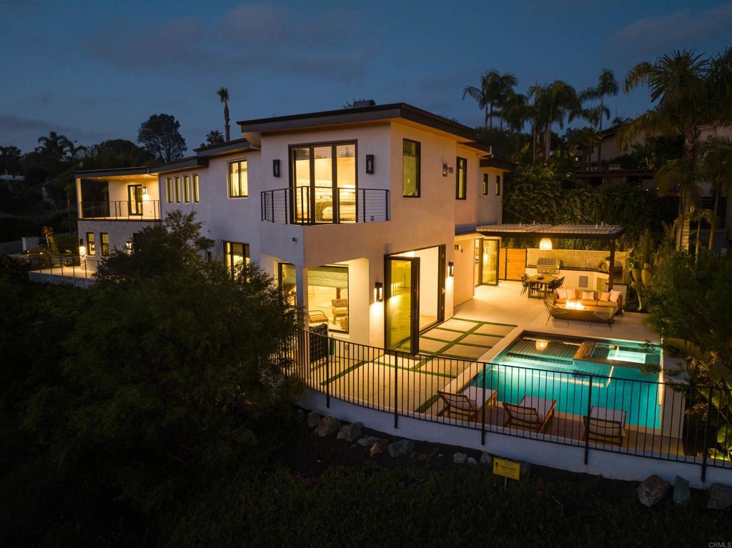 A property available for sale at 417 Warwick Avenue, Cardiff By The Sea, CA 92007.