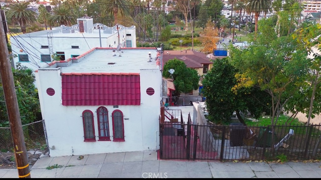 A property available for rent at 1011 LAGUNA, Echo Park, CA 90026.