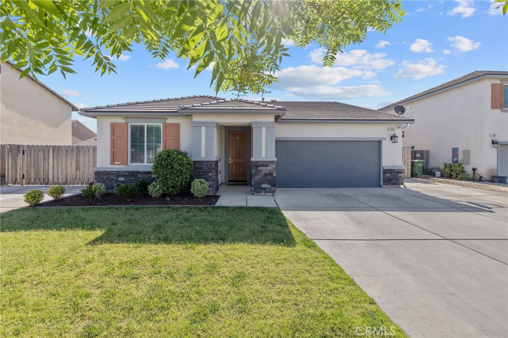 A property available for sale at 1066 Jade Way, Lemoore, CA 93245.
