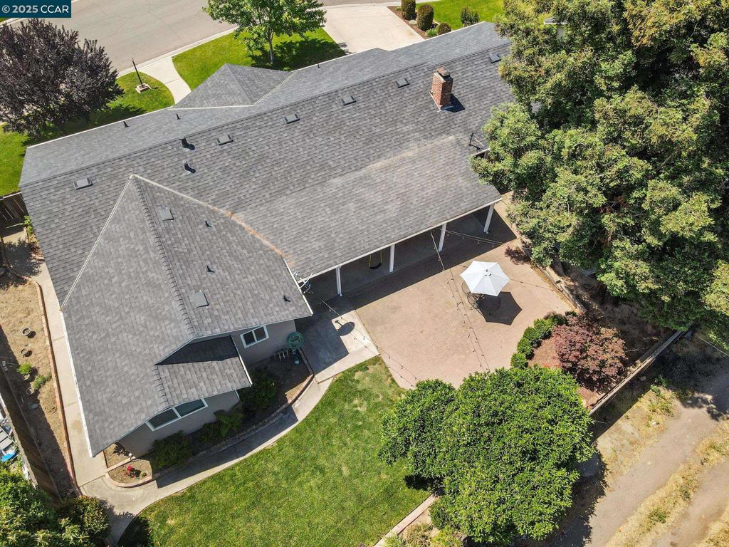A property available for sale at 3105 Mason Way, Modesto, CA 95355.