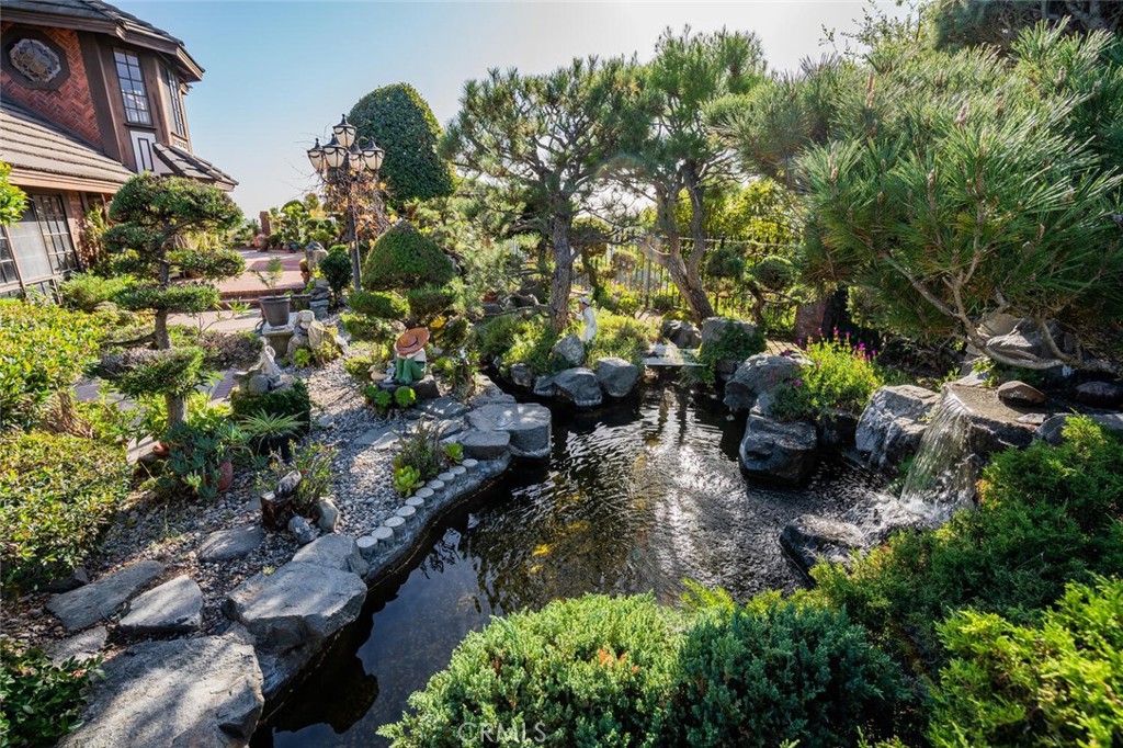 A property available for sale at 834 Moorside Drive, Glendale, CA 91207.
