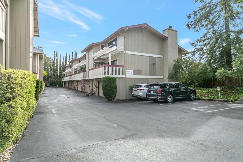 A property available for sale at 826 S San Tomas Aquino Road, Campbell, CA 95008.