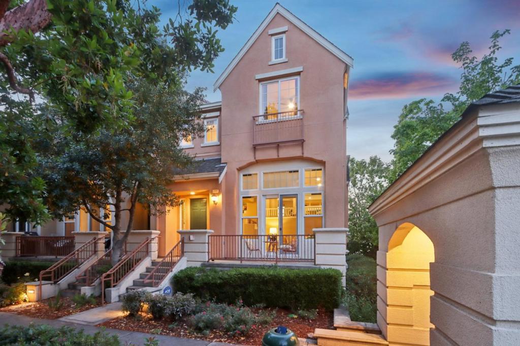 A property available for sale at 4496 Headen Way, Santa Clara, CA 95054.