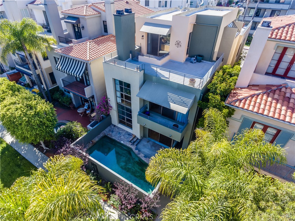 A property available for sale at 143 Union Jack Mall, Marina Del Rey, CA 90292.
