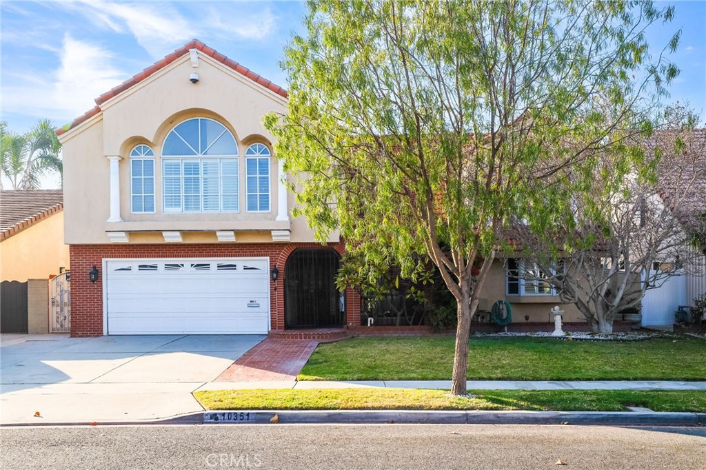A property available for sale at 10351 Lassen Street, Los Alamitos, CA 90720.