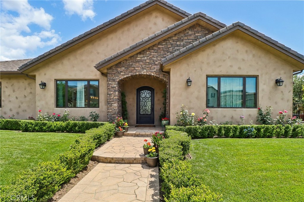 A property available for sale at 4004 Snowgoose Street, Simi Valley, CA 93065.