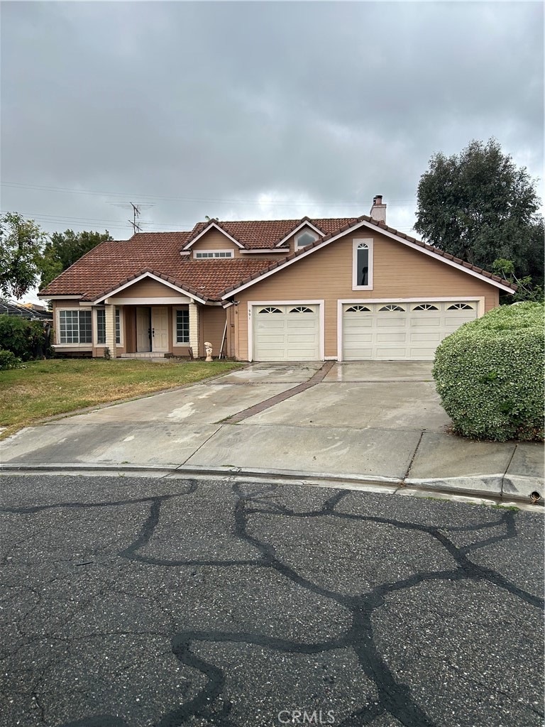 A property available for sale at 991 Latham Street, Colton, CA 92324.