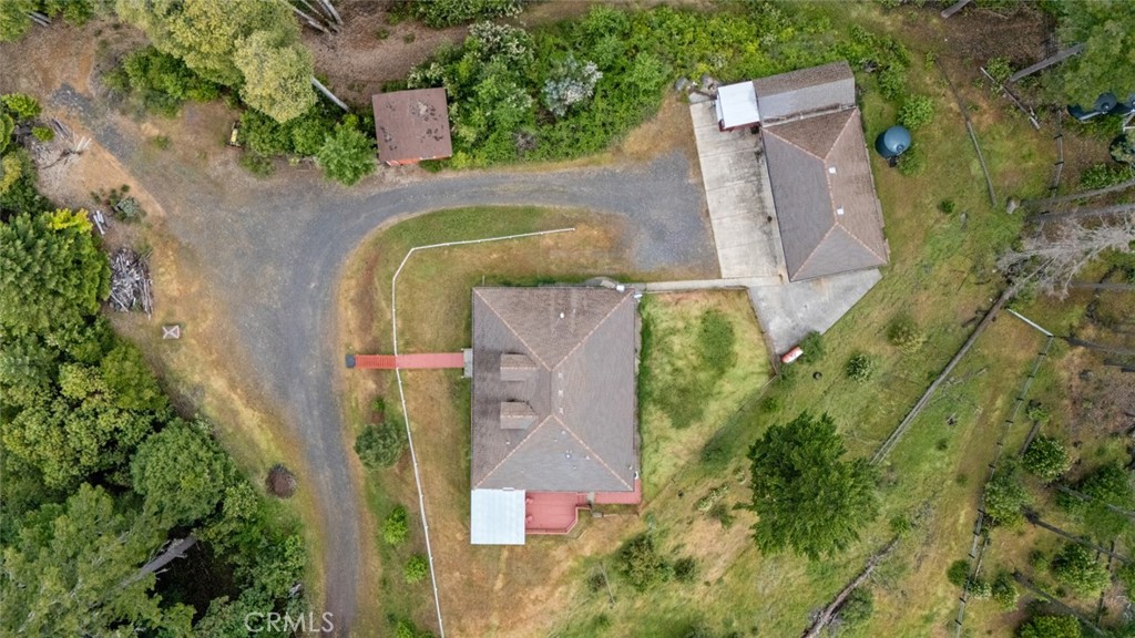 A property available for sale at 18526 Mariposa Creek Road, Willits, CA 95490.