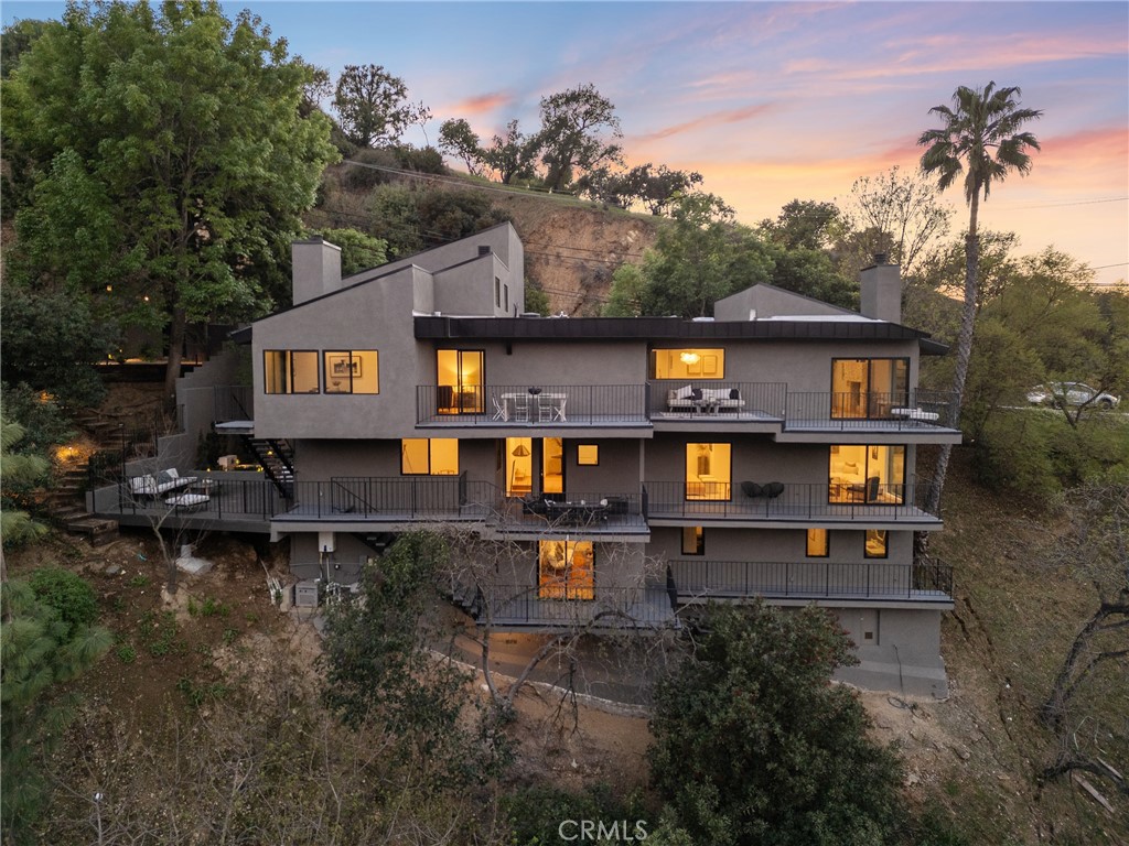 A property available for sale at 3250 Coldwater Canyon Avenue, Studio City, CA 91604.
