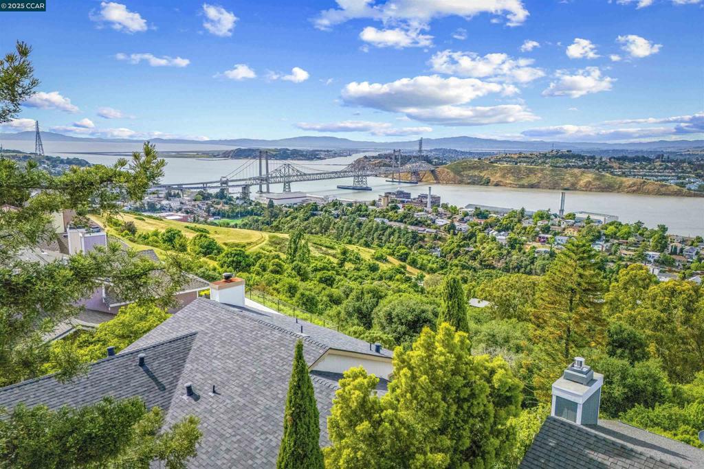 A property available for sale at 315 Duperu Dr, Crockett, CA 94525.