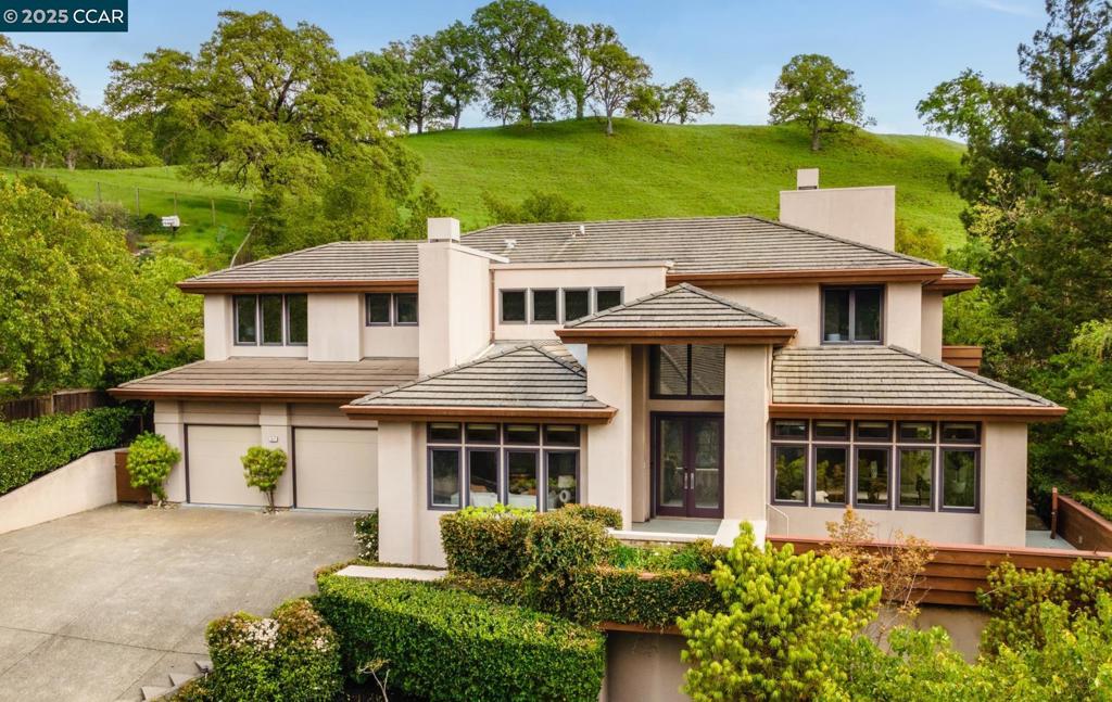 A property available for sale at 3070 Stonegate Dr, Alamo, CA 94507.