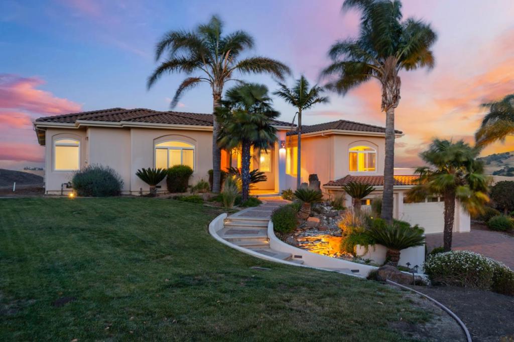 A property available for sale at 4165 Ashford Circle, Hollister, CA 95023.