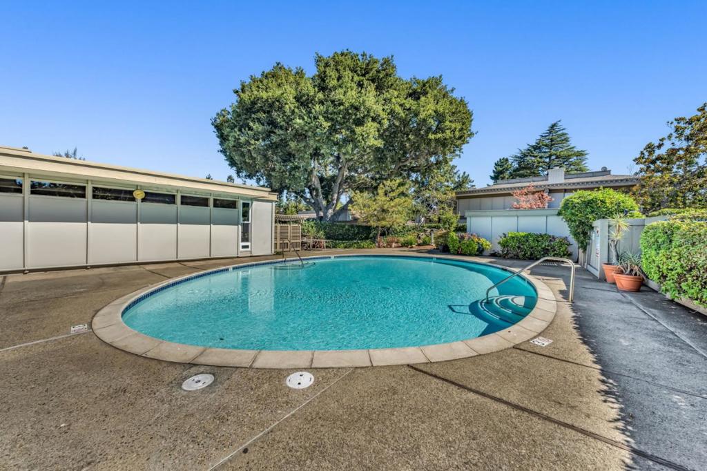 A property available for sale at 36 Los Altos Square, Los Altos, CA 94022.